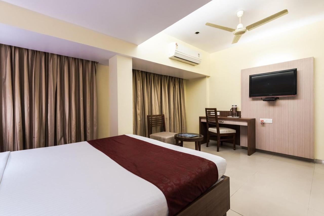 Hotel Aishwarya Residency Navi Mumbai Exterior photo
